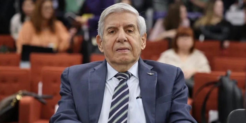 General Heleno informa sobre problemas de saúde em audiência no STF, mas não cita Alzheimer