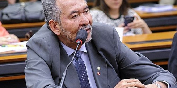 TSE retoma julgamento que pode cassar mandato de Paulão nesta segunda (10)