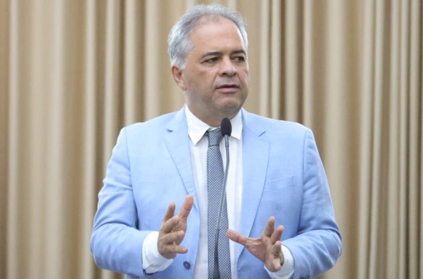 Silvio Camelo elogia pacote de obras do governo e alfineta gestão JHC