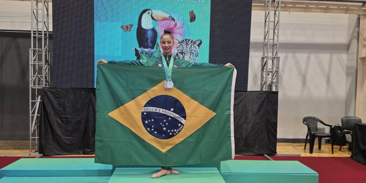 Atleta alagoana conquista cinco medalhas em competição sul-americana de ginástica
