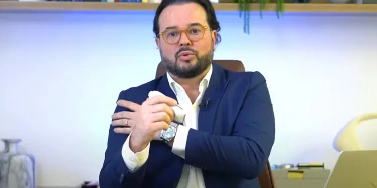 Quem é o médico condenado após “cirurgia X-Tudo” em paciente de SC