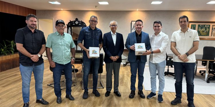 Prefeito Petrúcio Barbosa reforça parcerias e busca novas obras estruturantes para Igaci em reunião com o Governador Paulo Dantas