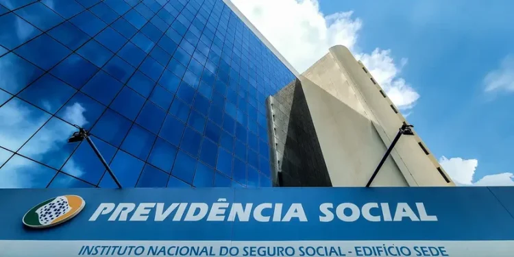 Governo prorroga até 2026 prazo para pedido de ressarcimento do INSS