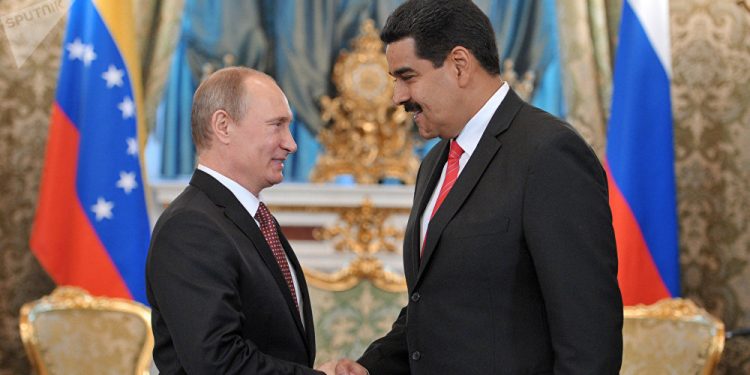Rússia confirma contatos com governo Maduro em meio a tensões com os EUA