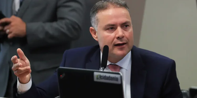 Renan Filho diz que oposição é “leve” com crime de colarinho branco ao defender PEC de segurança