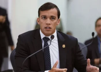 Deputado Delegado Leonam cobra punição a motorista que atropelou pedestres e pede construção de passarela na AL-101 Sul