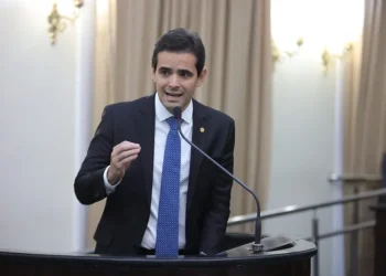 Deputado Lelo Maia Rebate Superintendente da DMTT e Mantém Críticas à “Indústria da Multa” em Maceió