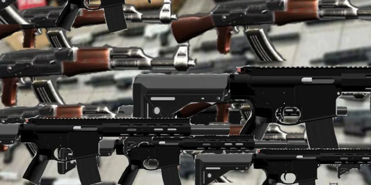 “Linha de montagem de guerra” em SP fazia até 10 fuzis por dia para CV