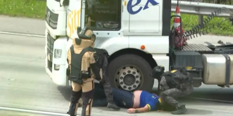 Caminhoneiro tem surto psicológico após sequestro com simulacro de bomba no Rodoanel de São Paulo