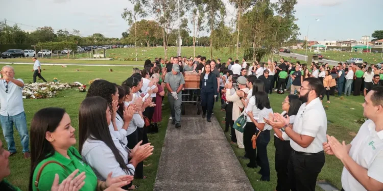 “Seu Vieira”, fundador do Grupo Casa Vieira, é sepultado em Maceió aos 85 anos