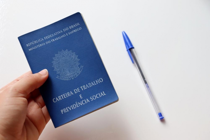 Brasil cria 85,8 mil vagas de trabalho com carteira assinada em novembro