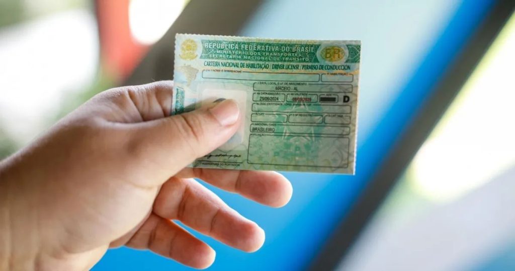 Congresso derruba veto de Lula e retoma toxicológico obrigatório na 1ª CNH