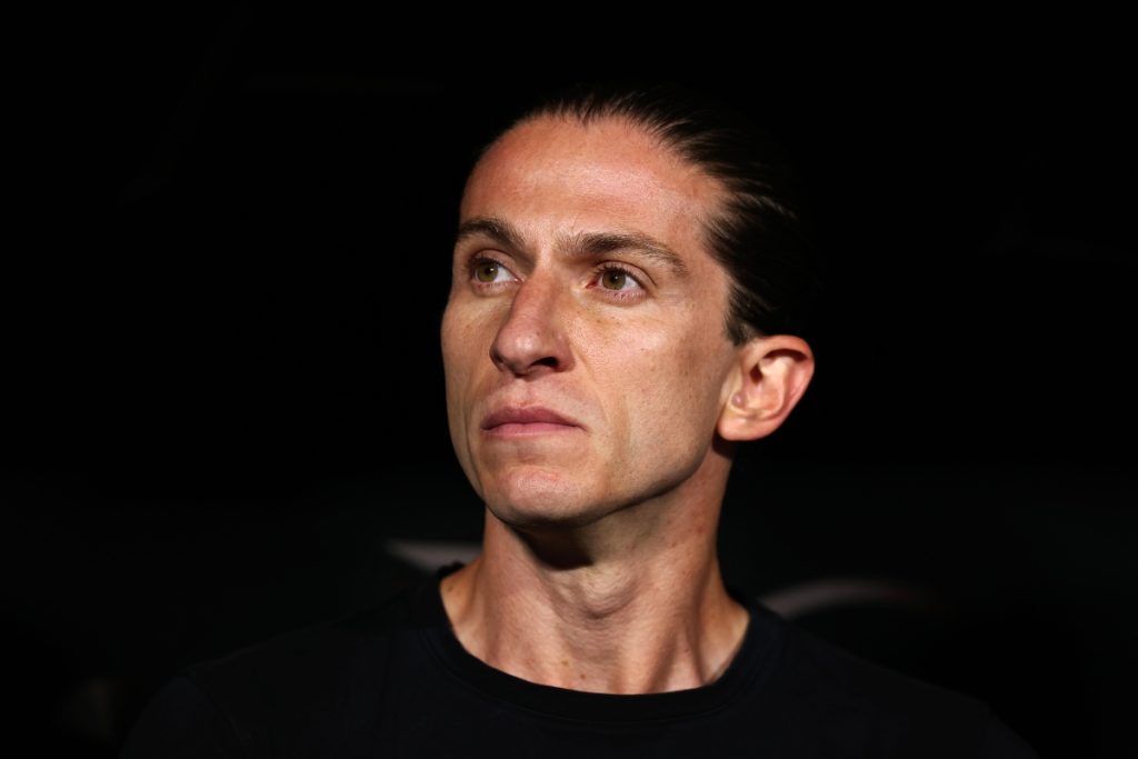 Entenda o impasse que trava a renovação de Filipe Luís no Flamengo