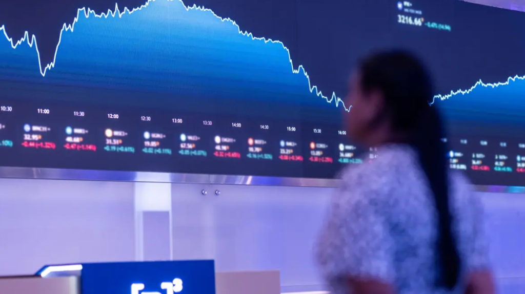 Ibovespa B3 bate recorde e toca os 160 mil pontos pela 1º vez, mas Petrobras limita ganhos