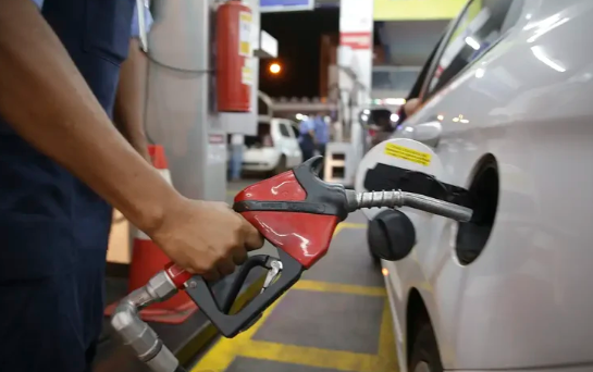 Alagoas se destaca entre estados com aumento de gasolina com 0,53% em novembro