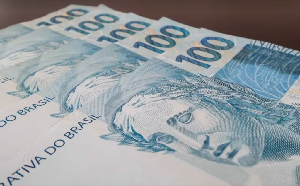 Governo confirma que salário mínimo será de R$ 1.621 em 2026