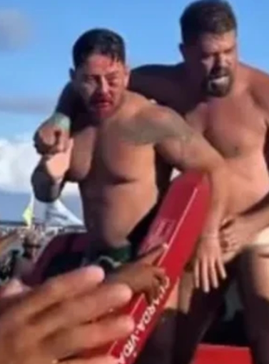 Casal de turistas é agredido em Porto de Galinhas após cobrança por uso de cadeiras de praia: ‘Eu vi a morte na nossa frente’