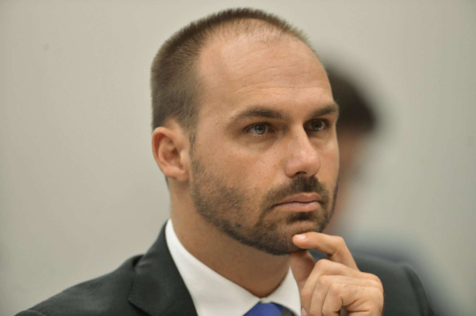 Eduardo Bolsonaro é alvo de comentários irônicos após decisão dos EUA sobre Alexandre de Moraes