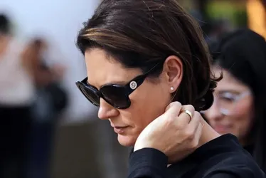 Michelle Bolsonaro pede orações por Jair após noite difícil no hospital