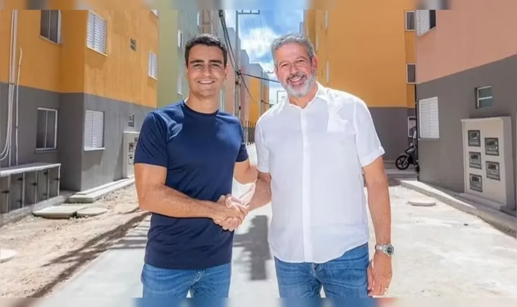 Oposição em AL pode se dividir em Flávio Bolsonaro, Caiado ou Tarcisio