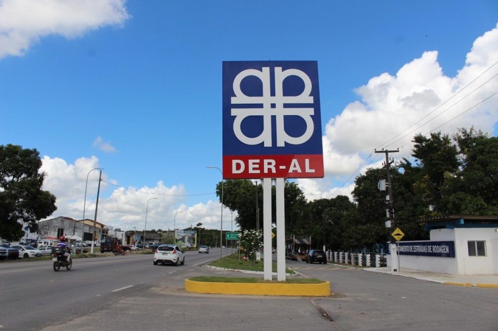 Governo cria comissão para organizar concurso do DER/AL e anuncia 20 vagas