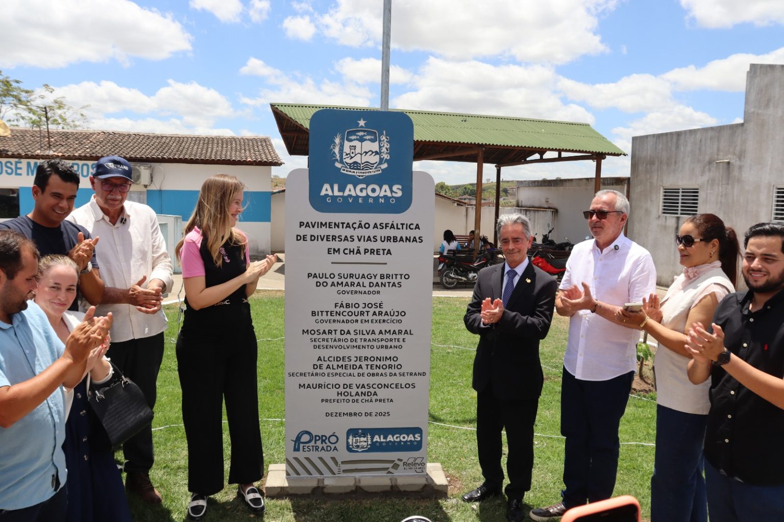 Governo do Estado inaugura obras do Pró-Estrada em Chã Preta
