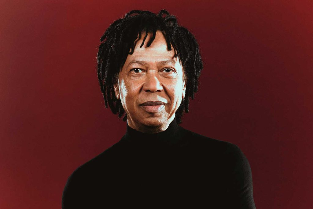Djavan anuncia nova turnê pelo Brasil com encerramento em Maceió