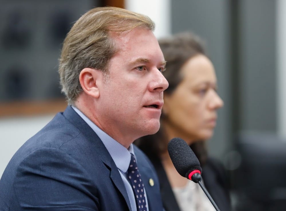 Marx Beltrão critica recorde histórico da carga tributária e cobra redução de impostos para proteger trabalhadores e gerar empregos