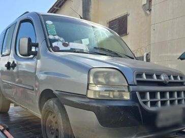 Crianças são encontradas trancadas em veículo de transporte escolar irregular em Maceió