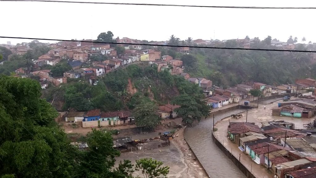 Adolescente de 15 anos confessa e é apreendido por ocultação de cadáveres no Vale do Reginaldo, em Maceió