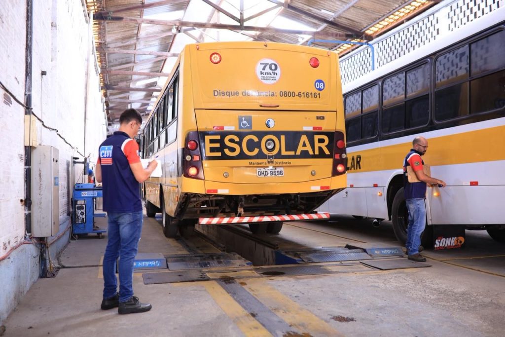 Em parceria com o Inmetro, Prefeitura de São Sebastião realiza inspeção técnica na frota do transporte escolar