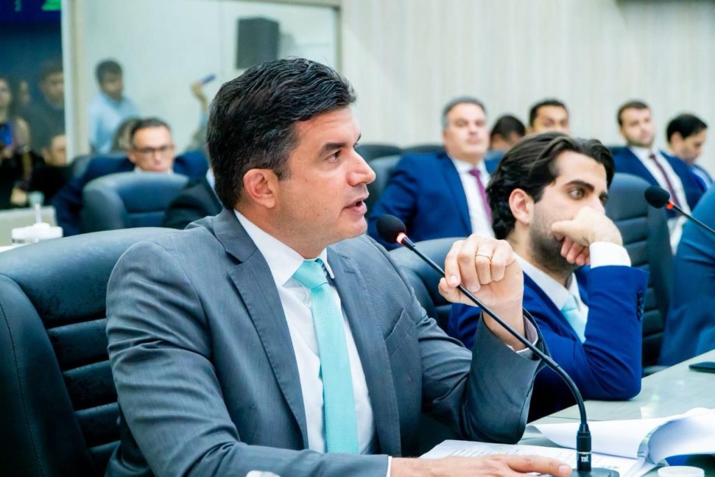 JHC sofre derrota na Câmara e apela para manobra regimental para perseguir Rui Palmeira