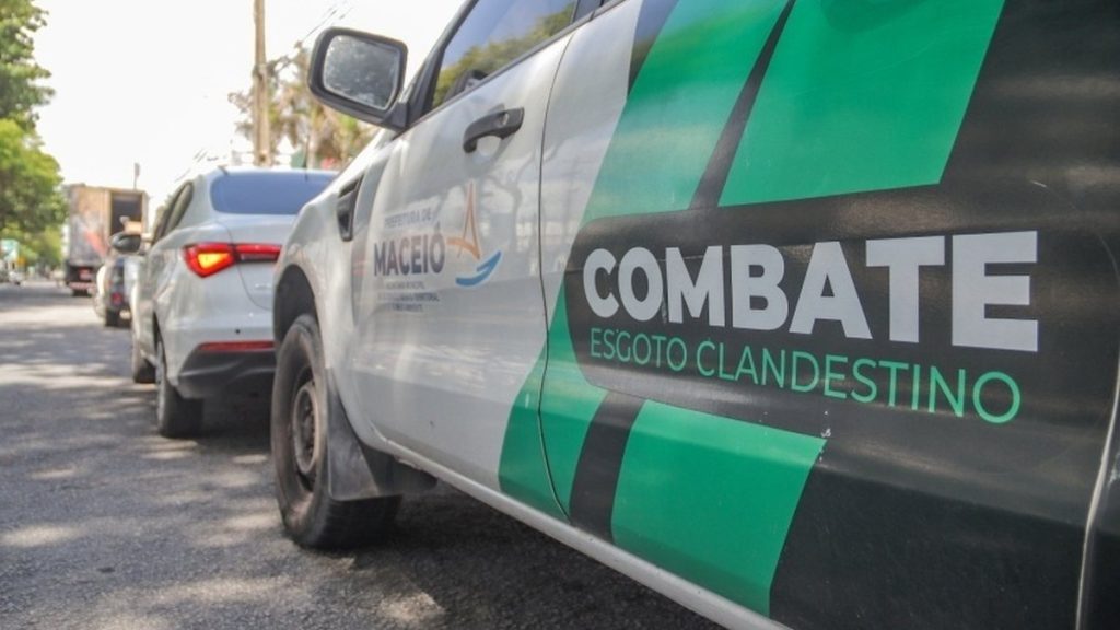 BRK afirma que fiscalização sobre despejo de esgoto na Ponta Verde é responsabilidade da Prefeitura