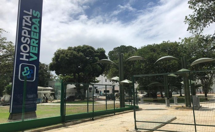 Trabalhadores do Hospital Veredas protestam em Maceió por atraso de salários