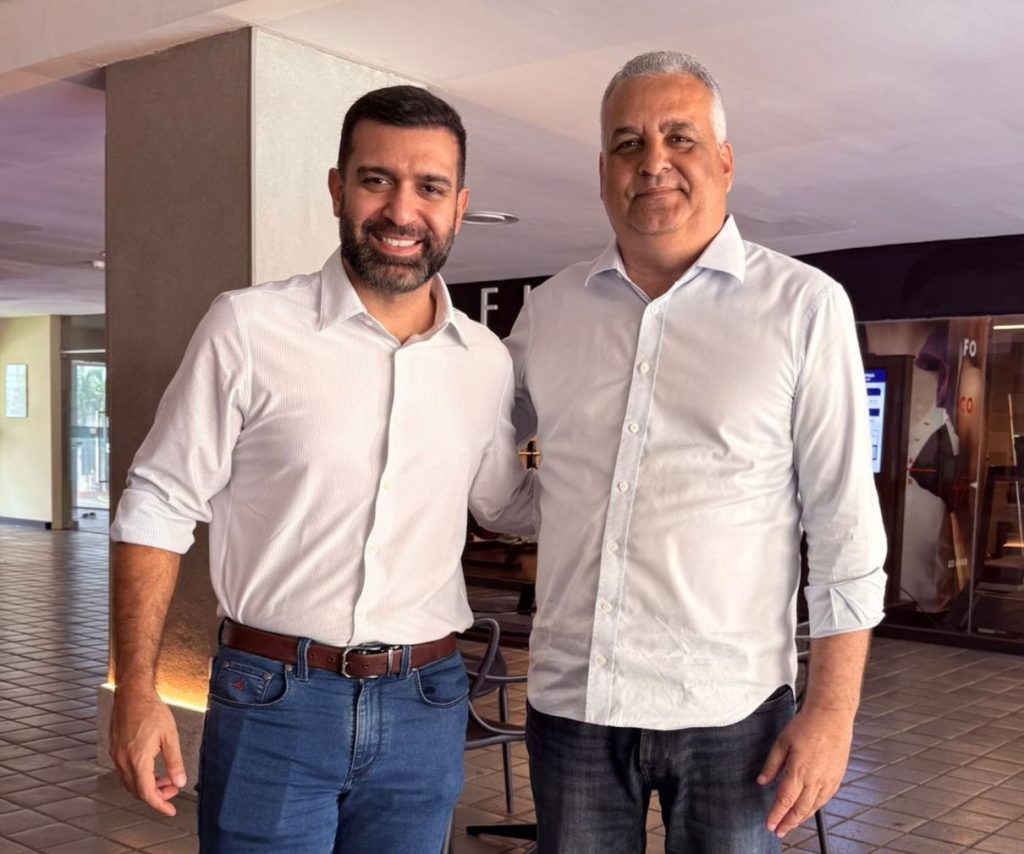 Presidente do Novo convida relator da CPMI do INSS para disputar eleições pelo partido