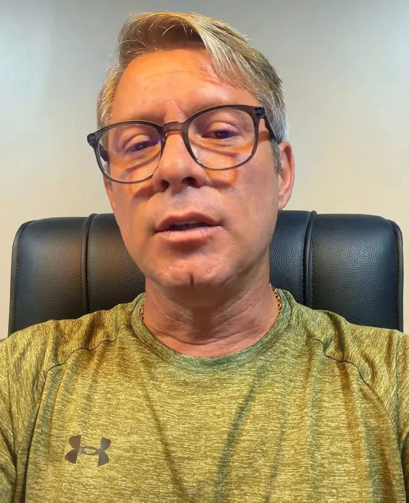 Cabo Bebeto homenageia bombeiros após resgate de adolescente e pai em Jacarecica