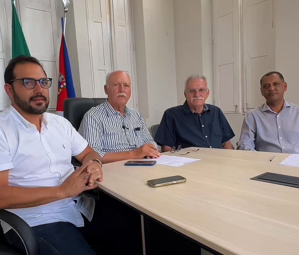 Manoel Tenório autoriza repasse de R$ 3,7 milhões do Fundeb para profissionais da Educação