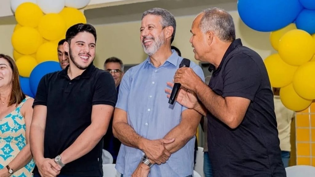 Arthur Lira se consolida como deputado que mais garantiu investimentos para pavimentação e construção de estradas em municípios de AL