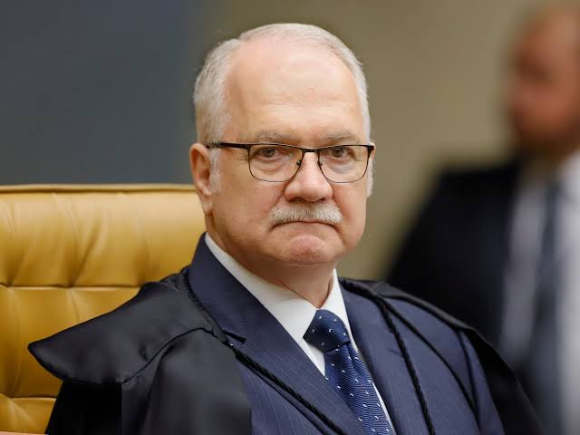 Fachin antecipa retorno a Brasília para administrar crise no STF envolvendo caso Master