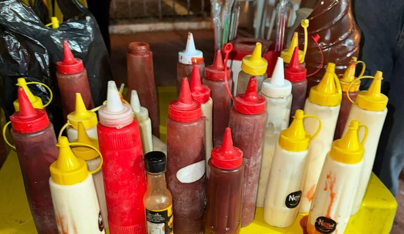 Verão Massayó: trailer interditado com 20kg de alimentos impróprios para consumo