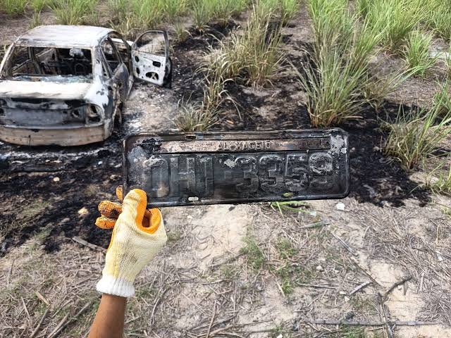 Carro de idoso desaparecido é encontrado carbonizado em área de mata em Rio Largo