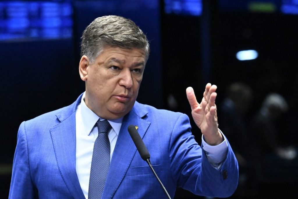 Viana afirma que governo foi derrotado após CPMI aprovar quebra de sigilo de Lulinha