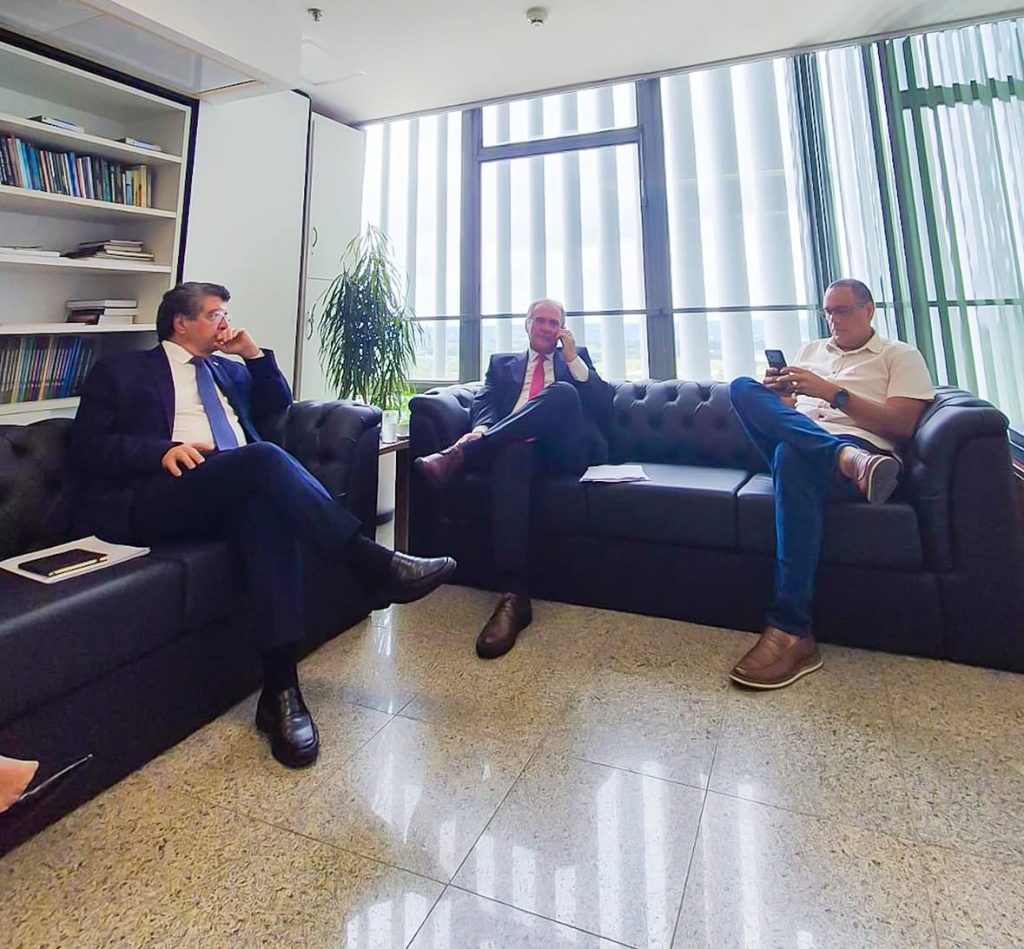 Prefeito de Coqueiro Seco cumpre agenda em Brasília em busca de investimentos para o município