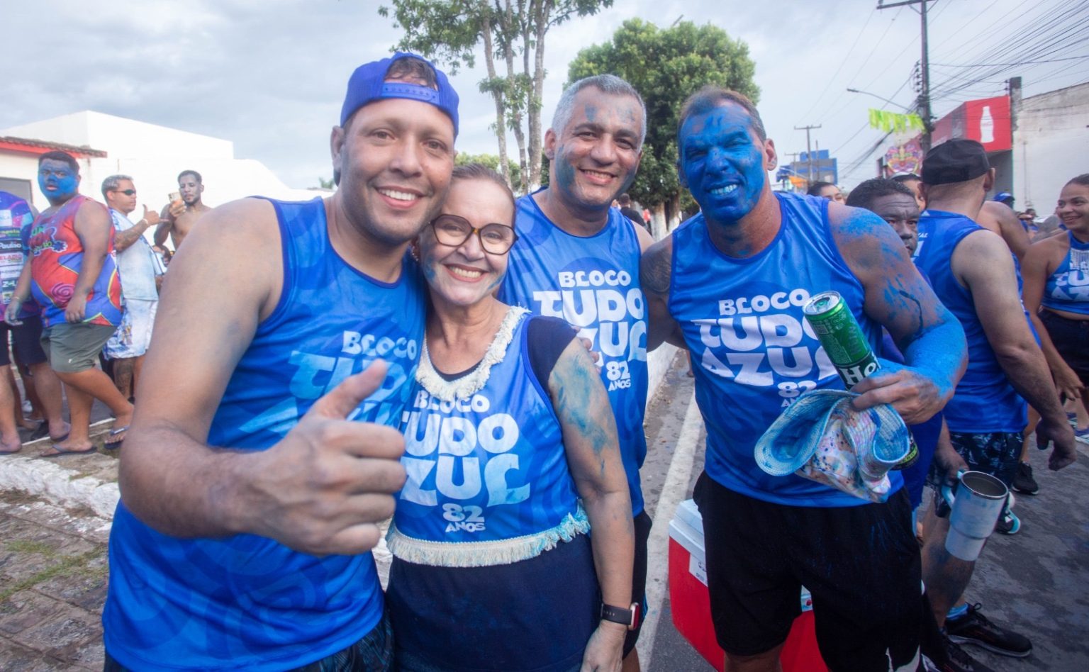 Em seus 84 anos de história, Bloco Tudo Azul reafirma sucesso e arrasta multidão em Murici