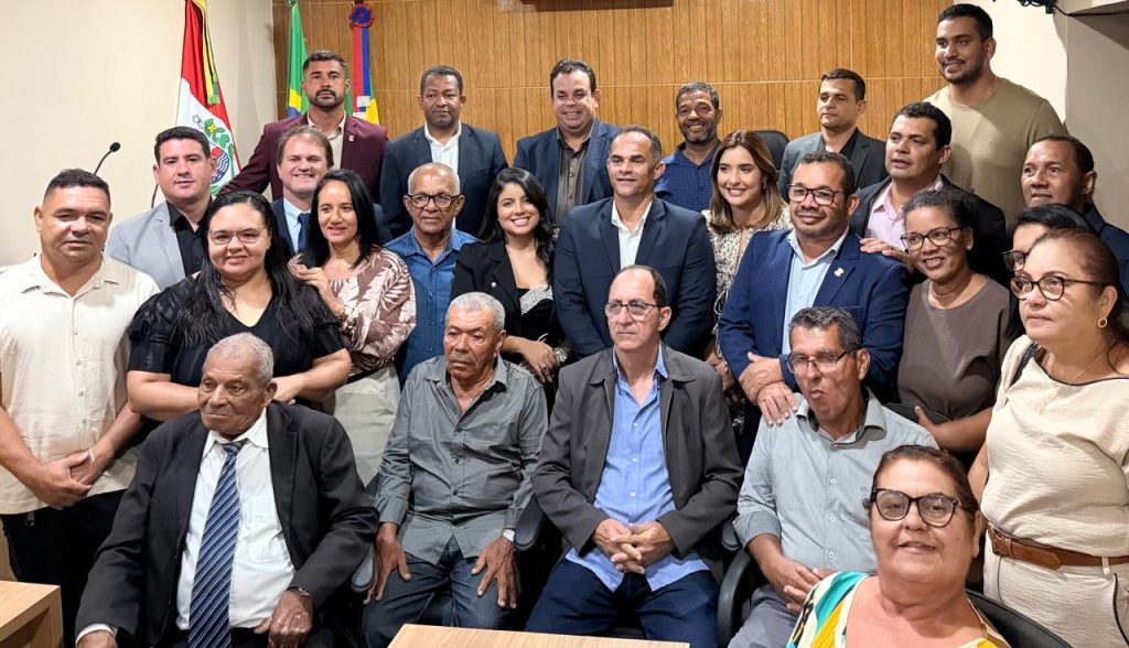 Câmara de Japaratinga Inaugura Galeria Lilás e dos Presidentes.