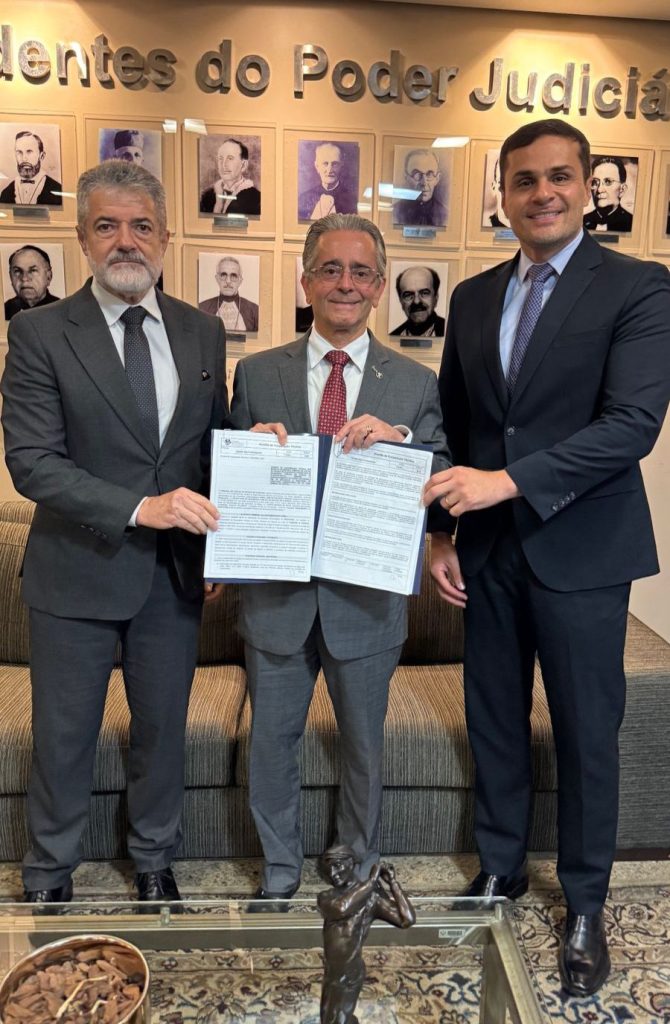 Alexandre Ayres articula com TJ e Secretaria de Segurança efetivação de leis sobre cadastro de pedófilos e agressores de mulheres em AL