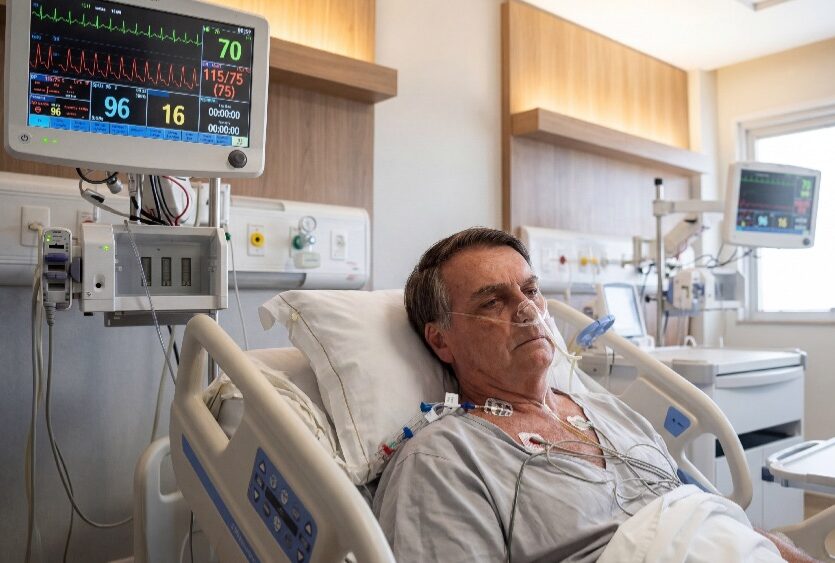 Bolsonaro deixa UTI após apresentar melhora clínica, diz boletim médico