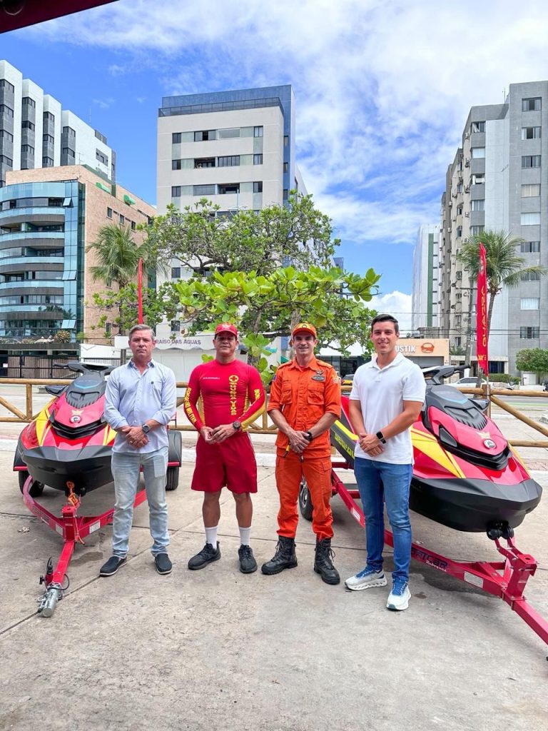 Com emenda de Cabo Bebeto, Corpo de Bombeiros de Alagoas recebe dois jet skis para operações de salvamento