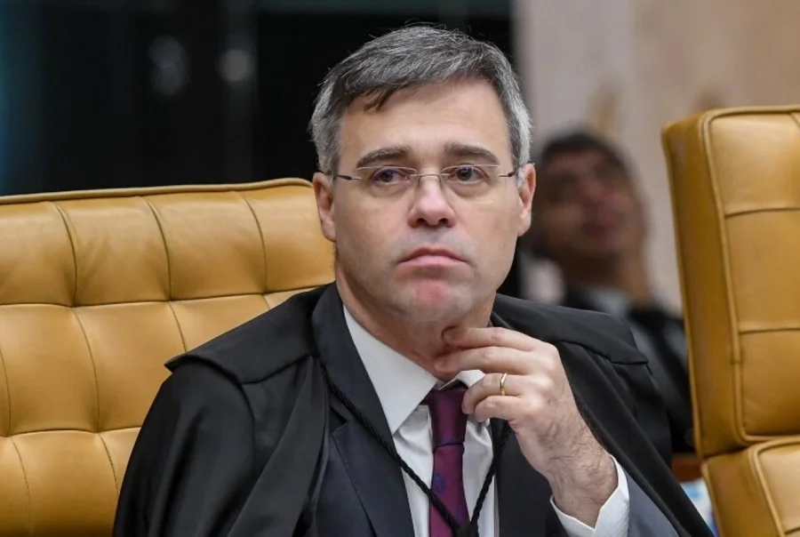 Base governista leva a Mendonça relatório paralelo da CPMI do INSS