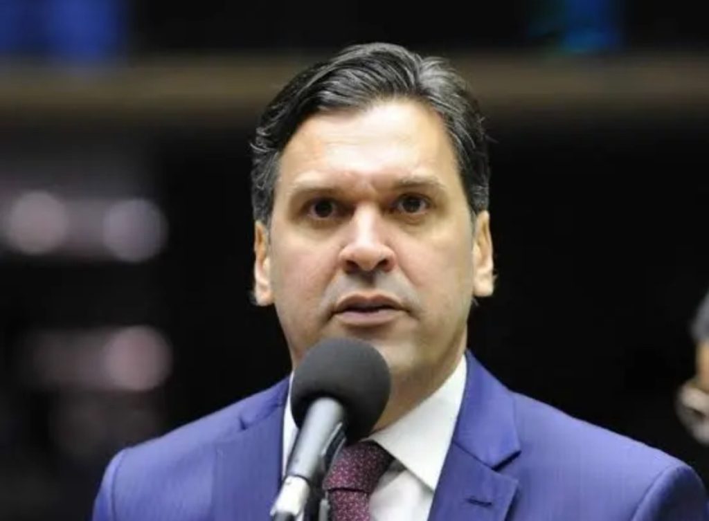 Isnaldo Bulhões comemora aprovação da criminalização da misoginia no Senado